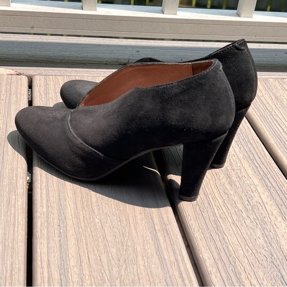 Eric Michael Black Suede Ankle Boots Sleek and Comfortable - Picture 2 of 8
